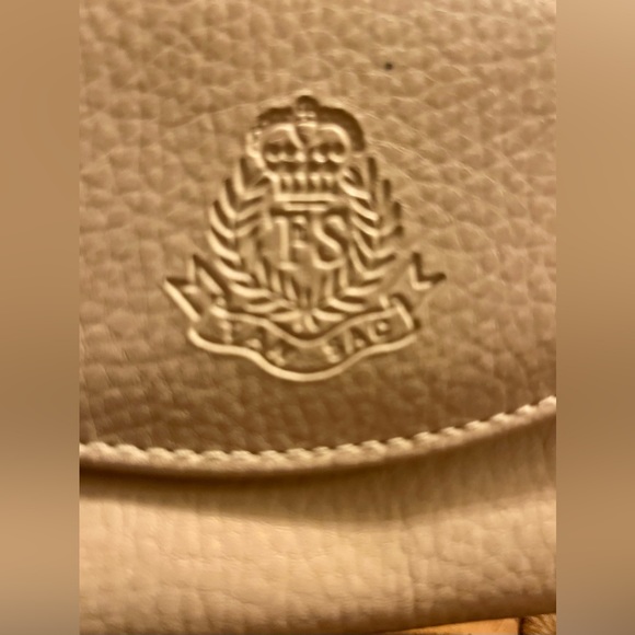 Wide Cream Learher Vintage Wallet in Great Condition - Picture 3 of 5